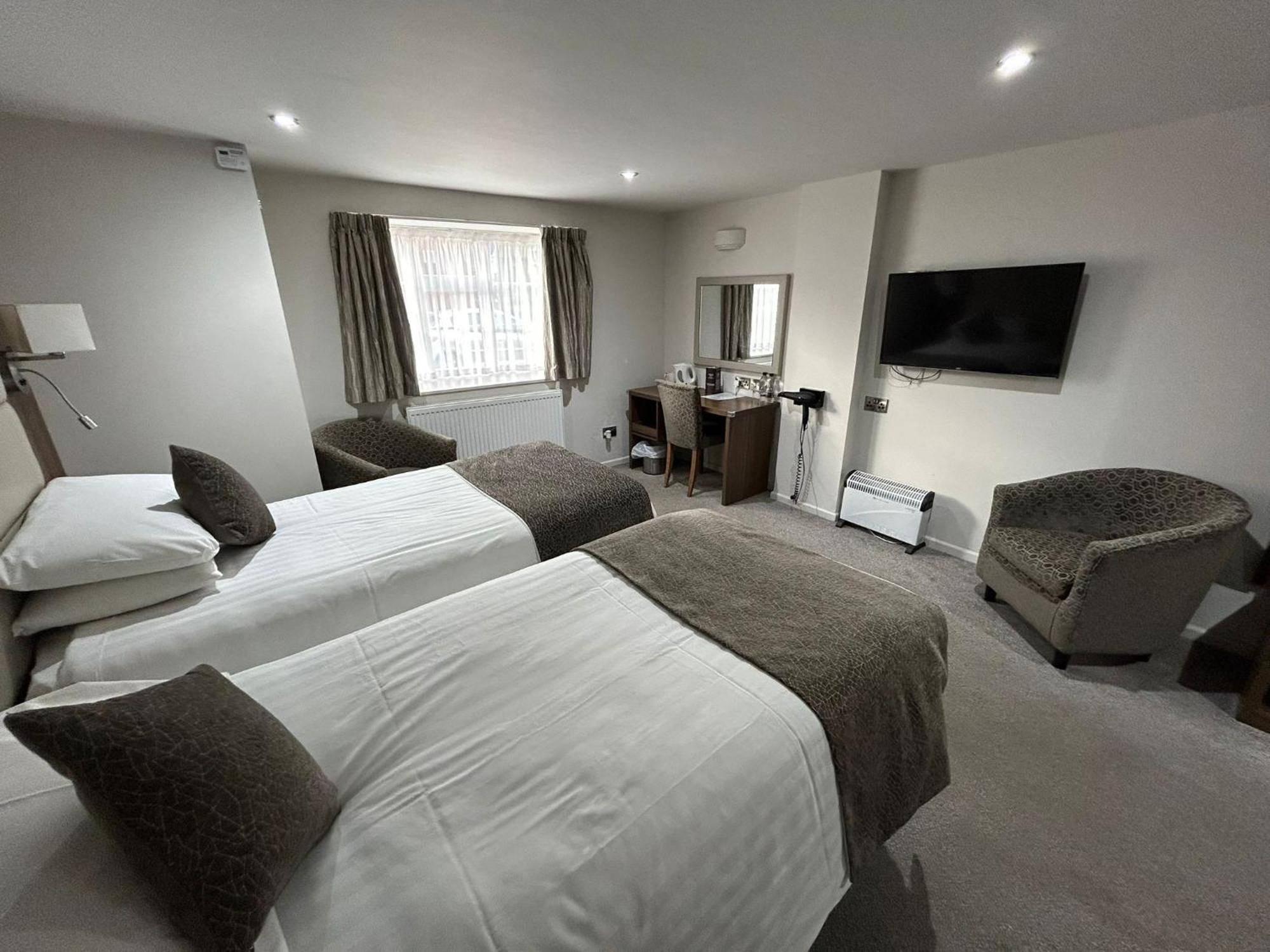 The Hind Hotel Wellingborough Exterior foto