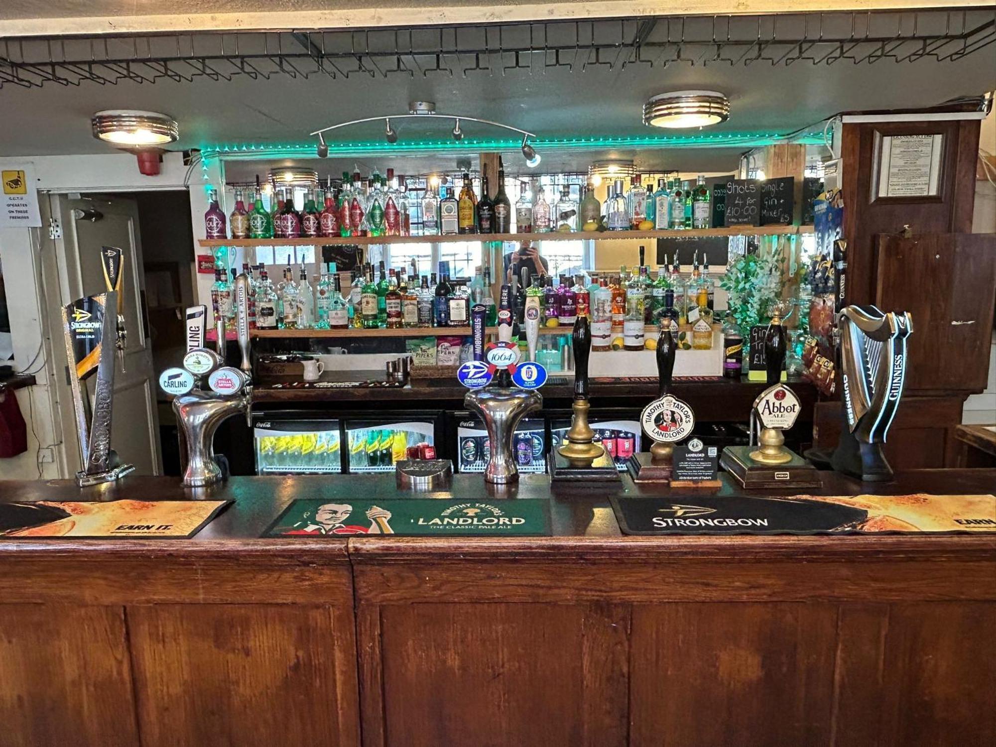 The Hind Hotel Wellingborough Exterior foto